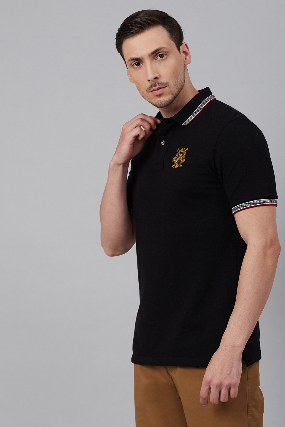 Solid Polo With Jacquard Collar – Fahrenheit